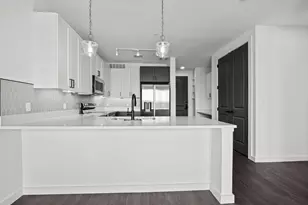 1100 N Zang Blvd, Dallas, TX 75203 - Photo 13