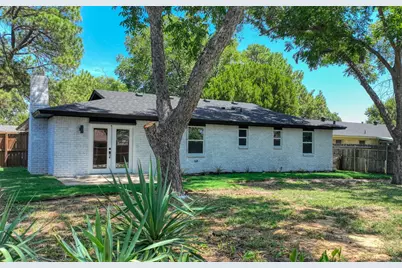 729 Oakwood Avenue, Hurst, TX 76053 - Photo 33