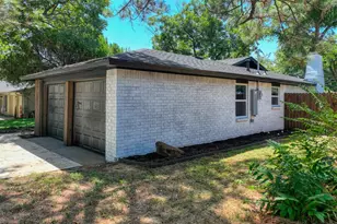 729 Oakwood Ave, Hurst, TX 76053 - Photo 39