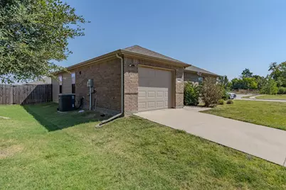 1402 Warringwood Drive, Greenville, TX 75402 - Photo 3