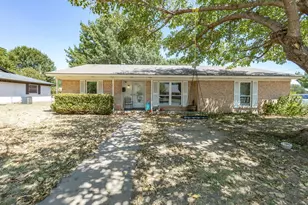 100 NW Jill Ann Dr, Burleson, TX 76028 - Photo 1