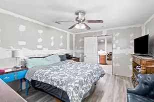 100 NW Jill Ann Dr, Burleson, TX 76028 - Photo 15