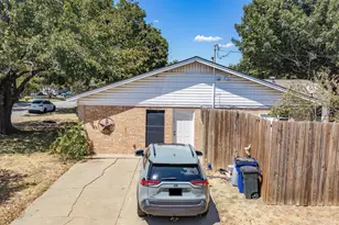 100 NW Jill Ann Dr, Burleson, TX 76028 - Photo 27