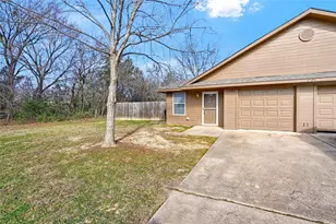 1025 Rice St, Denison, TX 75020 - Photo 3