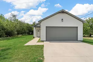 402 Peabody St, Hillsboro, TX 76645 - Photo 1