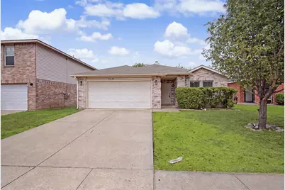 5225 Newcastle Lane, Fort Worth, TX 76135 - Photo 3