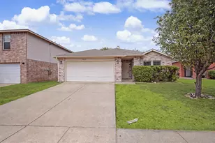 5225 Newcastle Ln, Fort Worth, TX 76135 - Photo 3