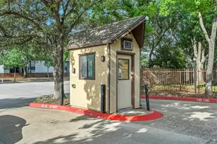 1201 Calico Ln, Arlington, TX 76011 - Photo 27
