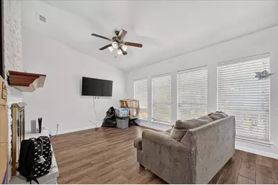 3825 Eugene Court N, Irving, TX 75062 - Photo 7