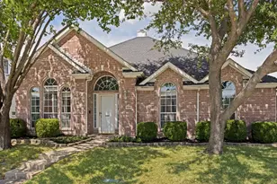 1697 Castle Rock Dr, Lewisville, TX 75077 - Photo 3