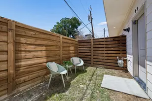 1917 Landon Ln, Dallas, TX 75204 - Photo 29