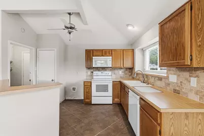 6417 Shasta Trail, Fort Worth, TX 76133 - Photo 11