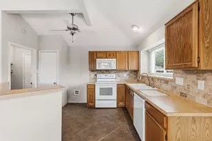 6417 Shasta Trail, Fort Worth, TX 76133 - Photo 11