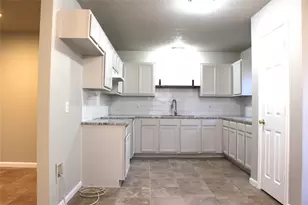 2001 San Antonio St, Grand Prairie, TX 75051 - Photo 9