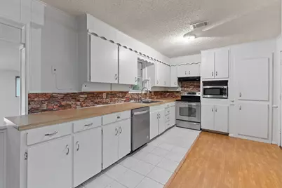3016 E Renfro Street, Burleson, TX 76028 - Photo 9