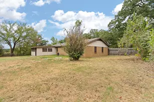 3016 E Renfro St, Burleson, TX 76028 - Photo 25