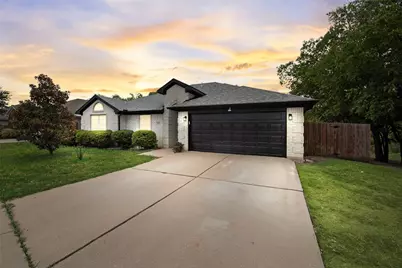 5505 Gessner Court, Arlington, TX 76018 - Photo 3