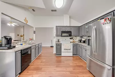 5505 Gessner Court, Arlington, TX 76018 - Photo 9