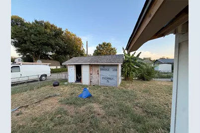902 Milky Way, Garland, TX 75040 - Photo 17
