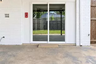 7426 Elderberry Ln, Dallas, TX 75249 - Photo 31