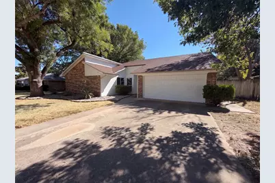 1208 Hillcrest Drive, Euless, TX 76039 - Photo 1