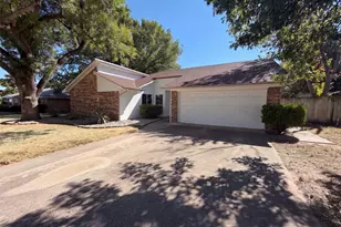1208 Hillcrest Dr, Euless, TX 76039 - Photo 1