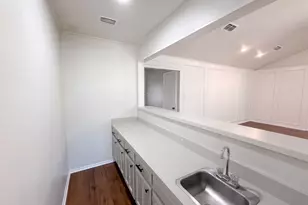 1208 Hillcrest Dr, Euless, TX 76039 - Photo 11