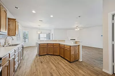608 Mesa Ridge Court, Arlington, TX 76002 - Photo 3