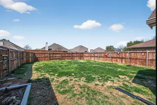 2229 Country Valley Rd, Garland, TX 75041 - Photo 5