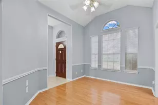 2726 Crosslands Dr, Garland, TX 75040 - Photo 5
