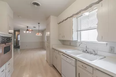 7412 Meadowcrest Drive, Fort Worth, TX 76112 - Photo 7