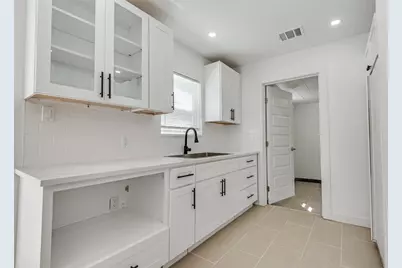 412 E 8th Street, Irving, TX 75060 - Photo 13