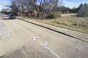 208 N Joe Wilson Rd, Cedar Hill, TX 75104 - Photo 1