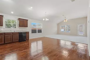 1509 Sierra Estate Trail, Fort Worth, TX 76119 - Photo 7
