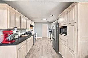 411 W Third St, Maypearl, TX 76064 - Photo 11