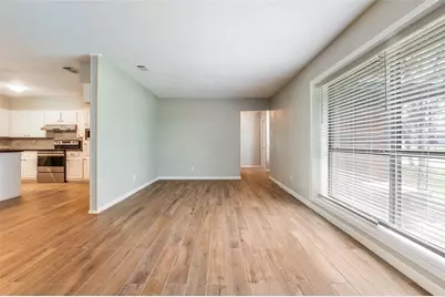 1533 E Springcrest Circle, Lancaster, TX 75134 - Photo 7