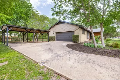 1533 E Springcrest Circle, Lancaster, TX 75134 - Photo 3