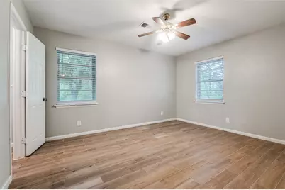 1533 E Springcrest Circle, Lancaster, TX 75134 - Photo 19