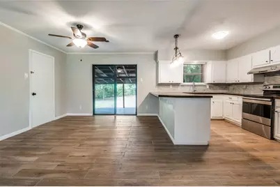 1533 E Springcrest Circle, Lancaster, TX 75134 - Photo 13