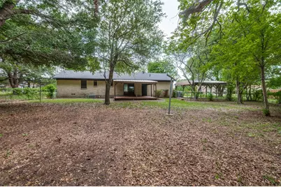 1533 E Springcrest Circle, Lancaster, TX 75134 - Photo 25