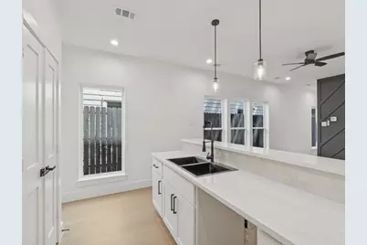 2206 Dyson Street, Dallas, TX 75215 - Photo 11