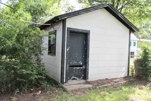 241 E Main St, Van, TX 75790 - Photo 3