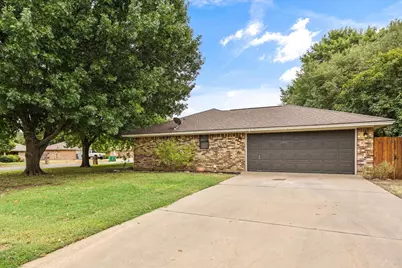 1812 N Cypress Avenue, Stephenville, TX 76401 - Photo 17