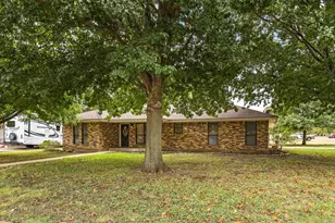 1812 N Cypress Ave, Stephenville, TX 76401 - Photo 29