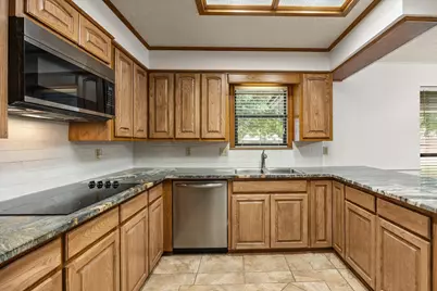 1812 N Cypress Avenue, Stephenville, TX 76401 - Photo 5