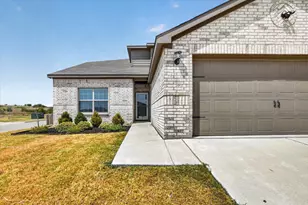 176 Bandana Cir, Newark, TX 76071 - Photo 3