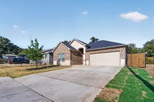 2517 Donalee St, Fort Worth, TX 76105 - Photo 3