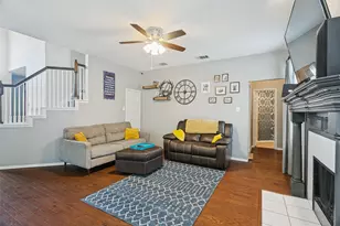 1400 Wentworth Dr, Lewisville, TX 75067 - Photo 3
