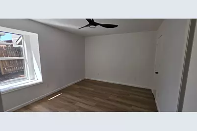 414 Valley Mills Drive, Arlington, TX 76018 - Photo 9