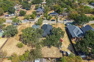 4918 Sunshine Dr, Fort Worth, TX 76105 - Photo 37